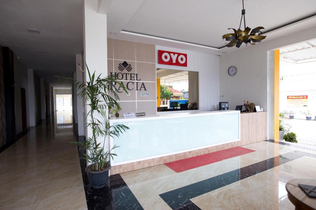 Oyo 3207 Hotel Gracia Bandar Lampung Buitenkant foto