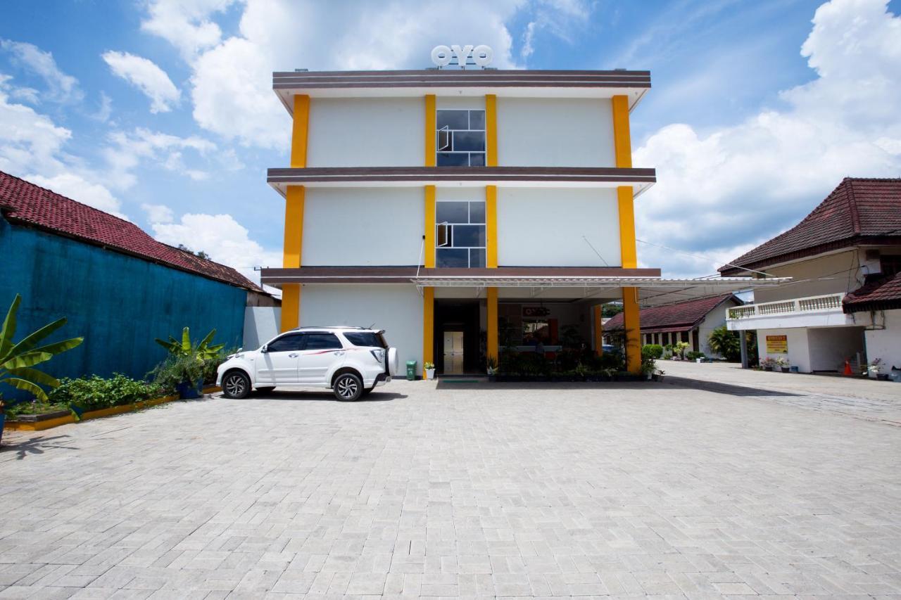 Oyo 3207 Hotel Gracia Bandar Lampung Buitenkant foto