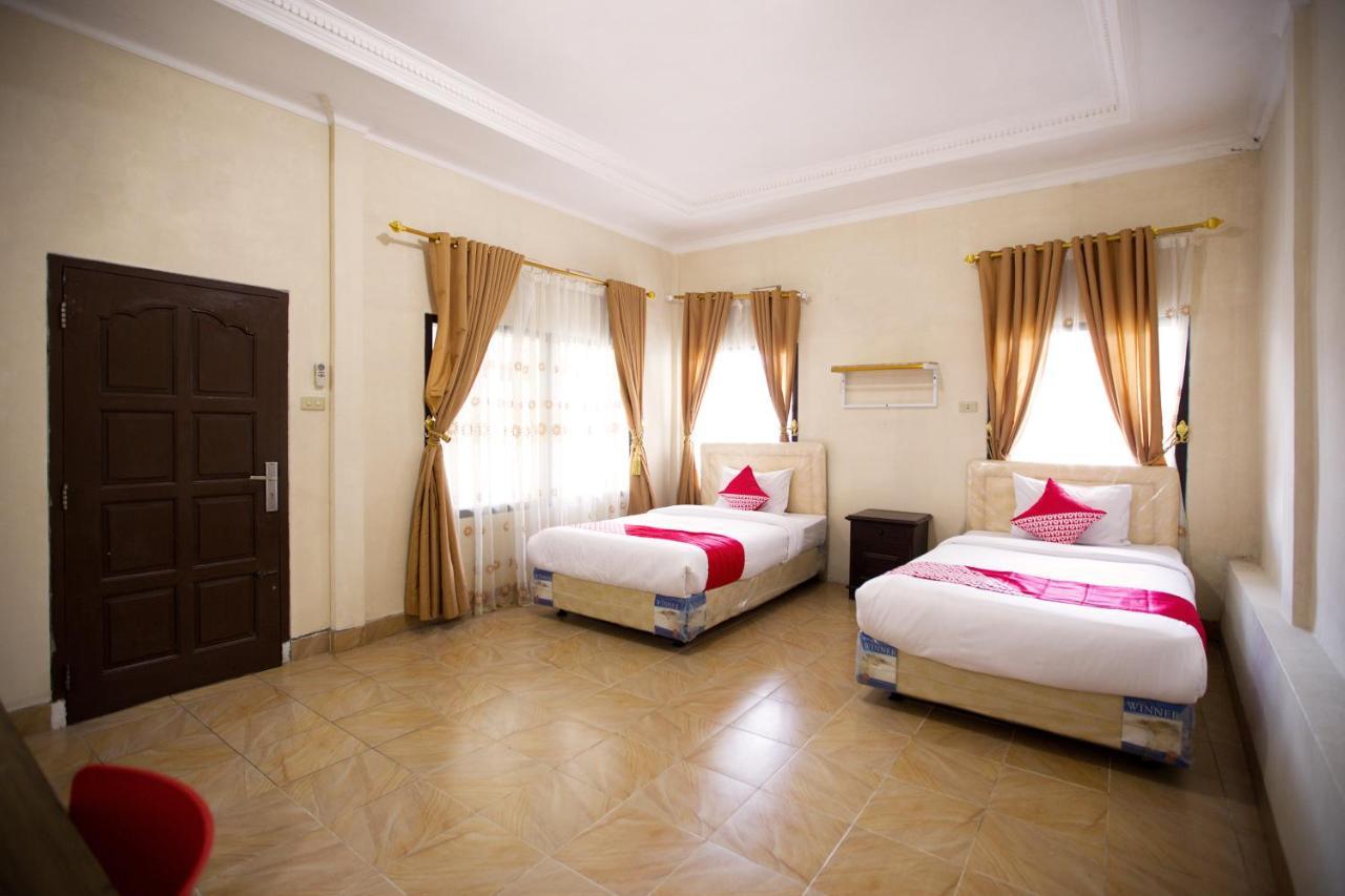 Oyo 3207 Hotel Gracia Bandar Lampung Buitenkant foto