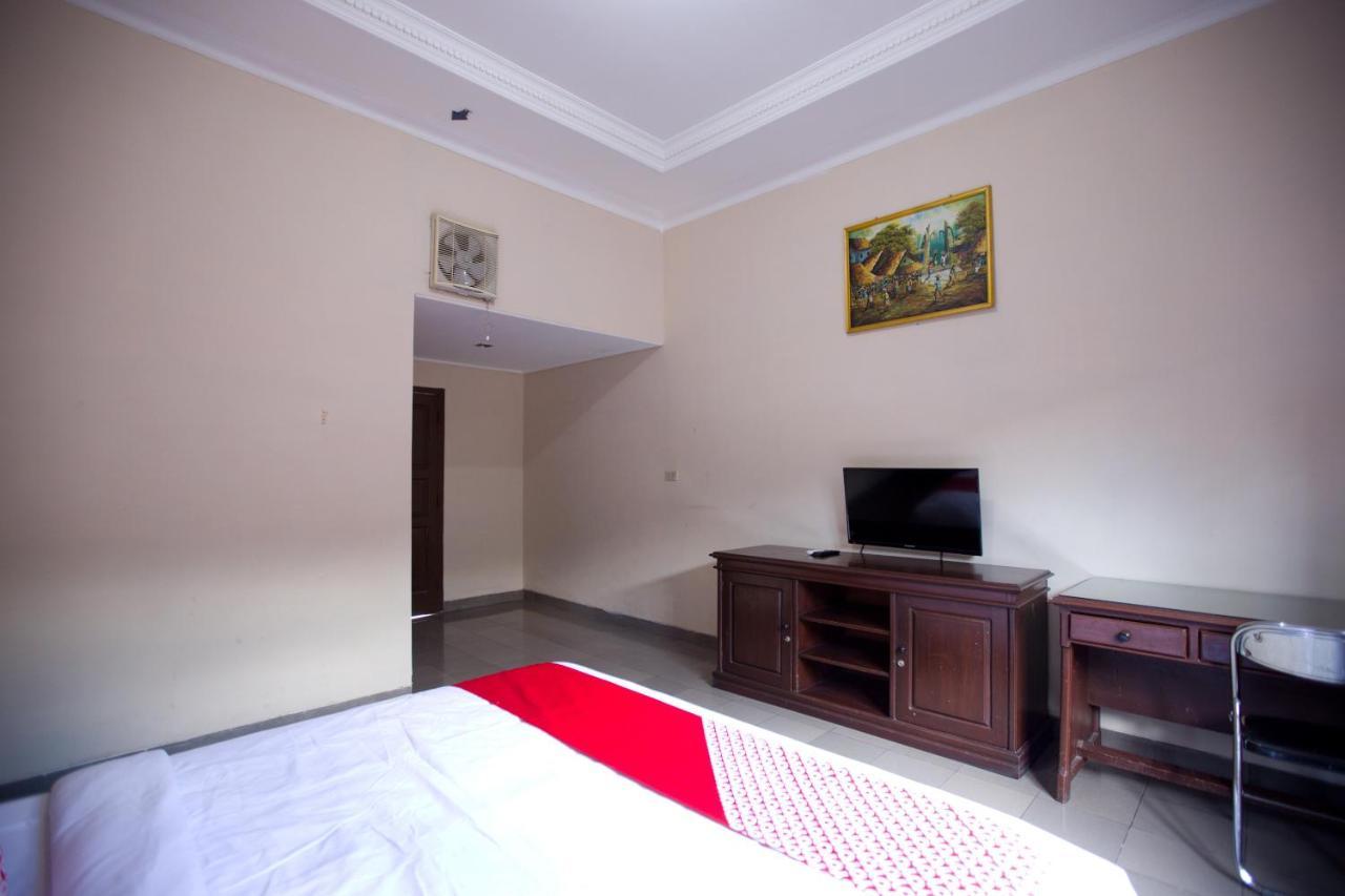 Oyo 3207 Hotel Gracia Bandar Lampung Buitenkant foto