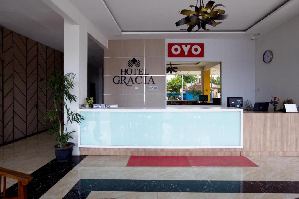 Oyo 3207 Hotel Gracia Bandar Lampung Buitenkant foto